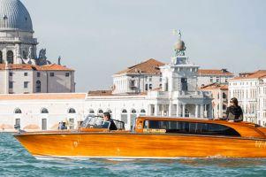 Taxi Water Limousine Service Venice